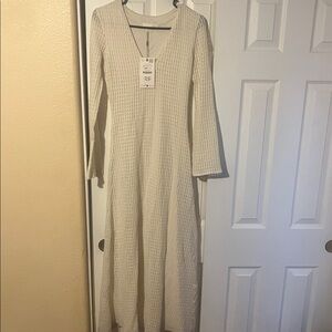 Zara Cream Long Sleeve Knit Dress
